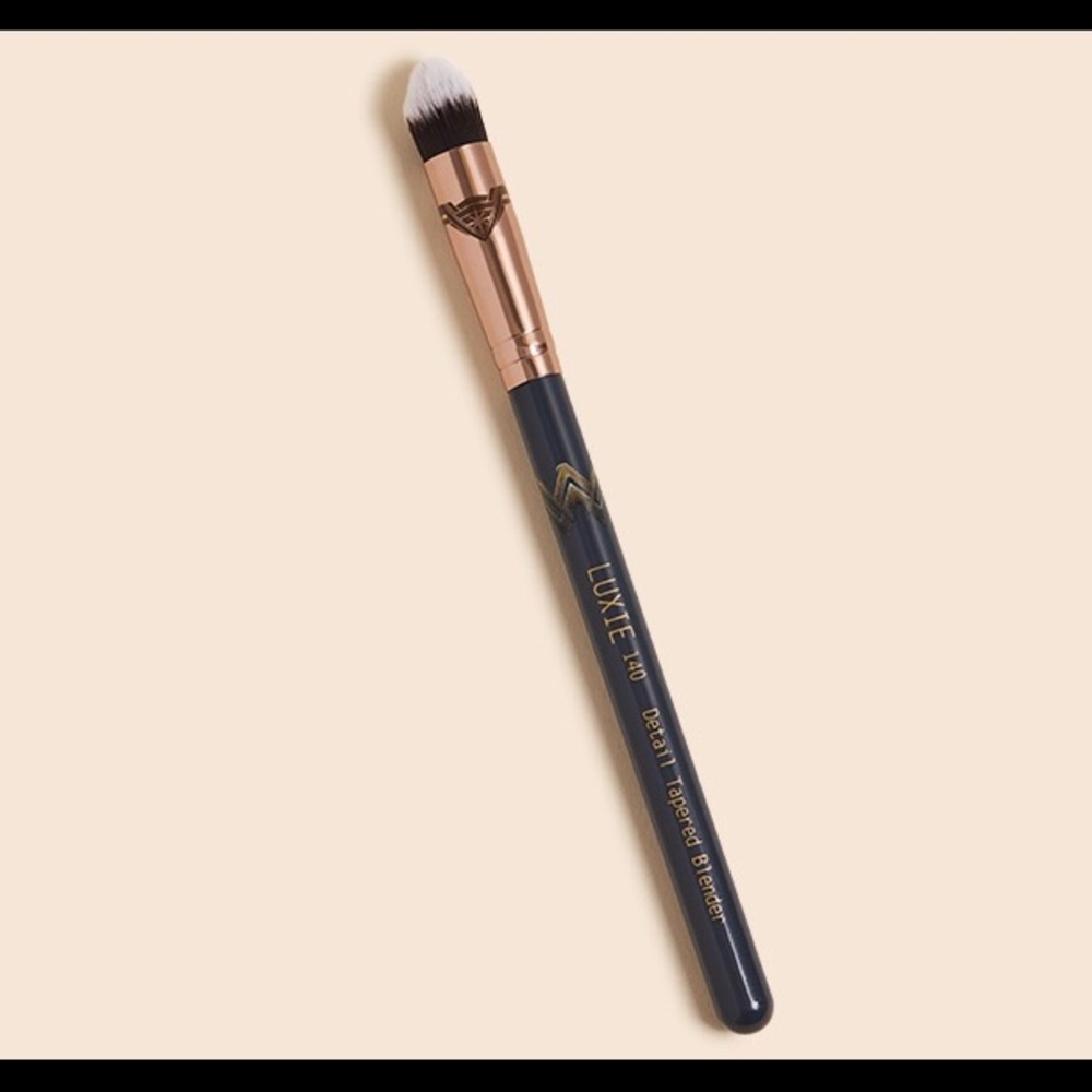 Luxie brush